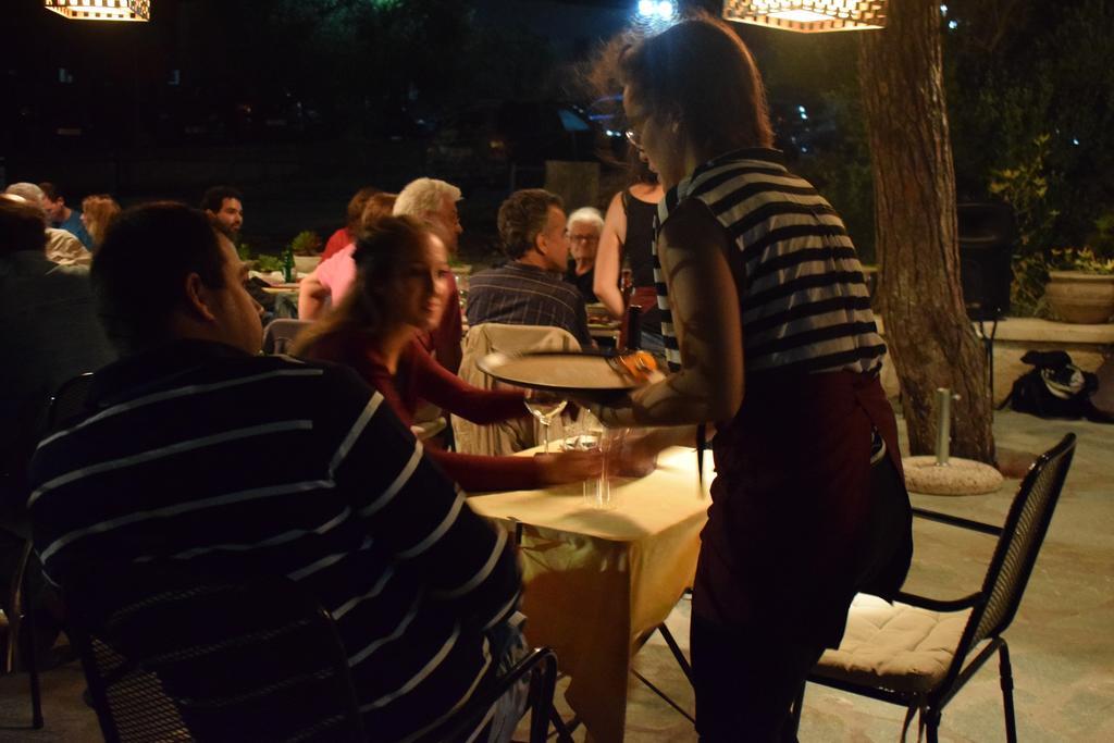 Porfyrousa Traditional * Milopotamos (Kythira)