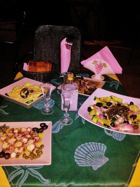 Porfyrousa Traditional * Milopotamos (Kythira)